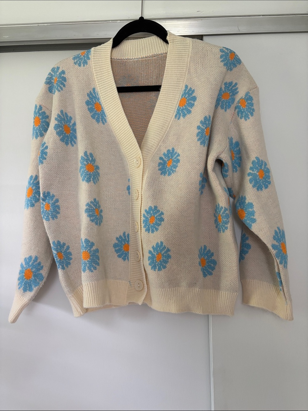 Cream Floral Button-Up Cardigan Sweater with Blue Daisies size medium